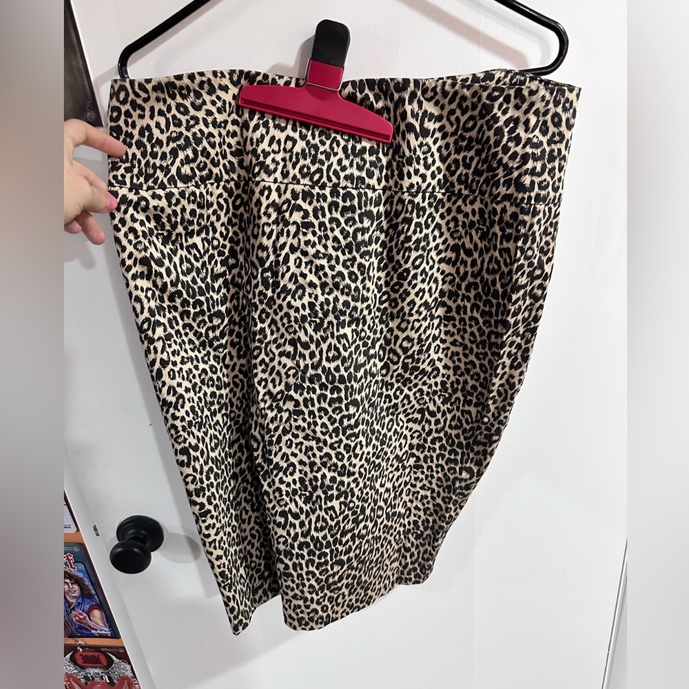 Leopard print pencil skirt